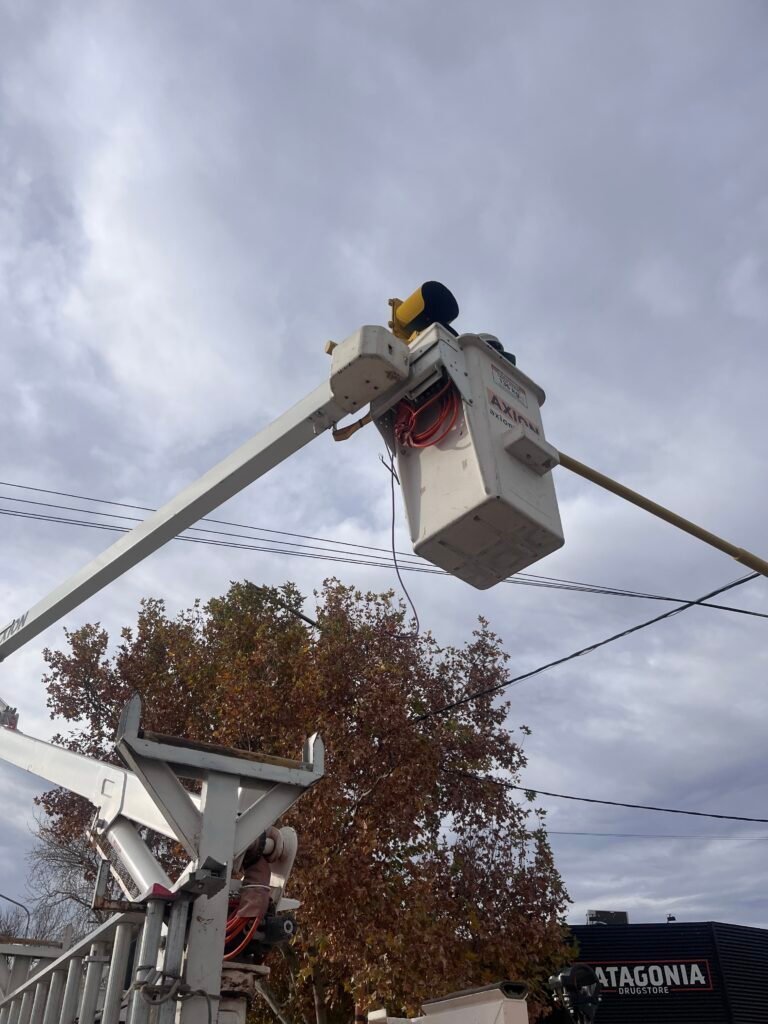 Llegó el gran día: comenzaron las obras para recuperar los semáforos de las avenidas. 1 IMG 4437
