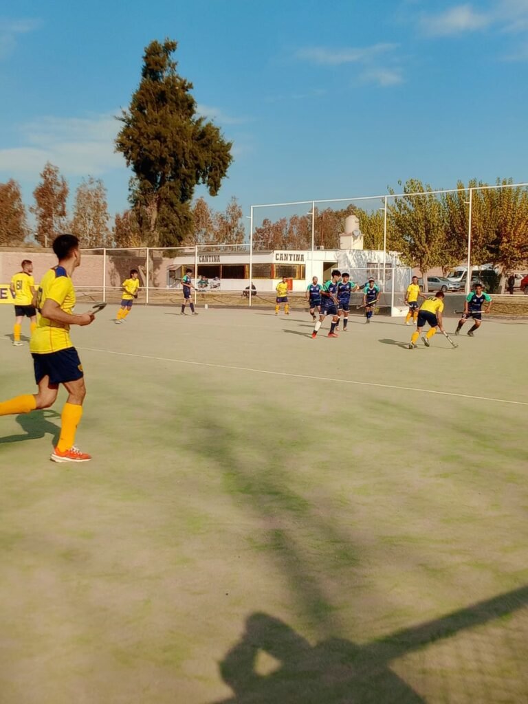 Dante Mesa vive un presente soñado en el hockey mendocino. 1 WhatsApp Image 2026 05 27 at 2.13.23 PM