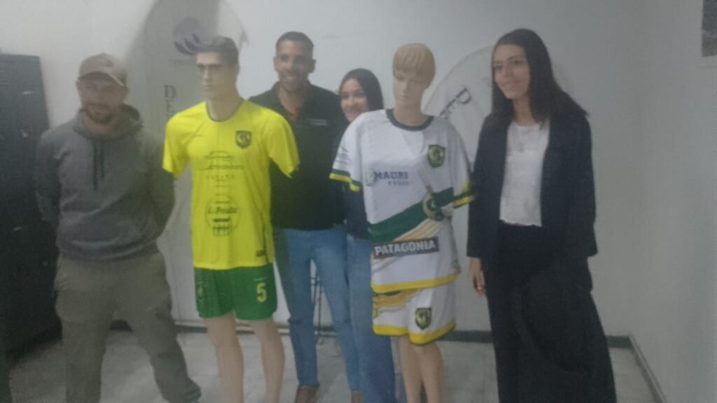 Club Ferrosol presentó nueva Vestimenta para el Fútbol Femenino y Masculino. 2 WhatsApp Image 2026 06 02 at 2.07.37 PM