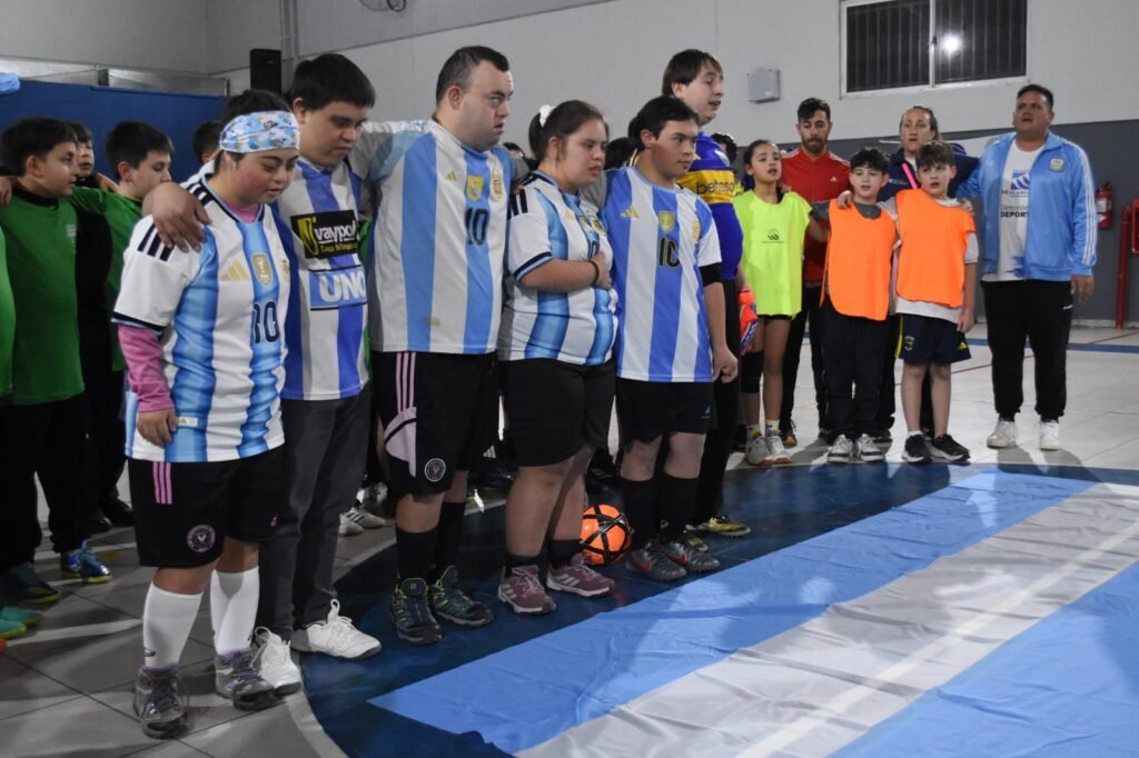 El equipo local de fútbol inclusivo ya tiene nombre, camiseta y fecha para su debut nacional 7 WhatsApp Image 2026 07 09 at 10.15.22 AM 1
