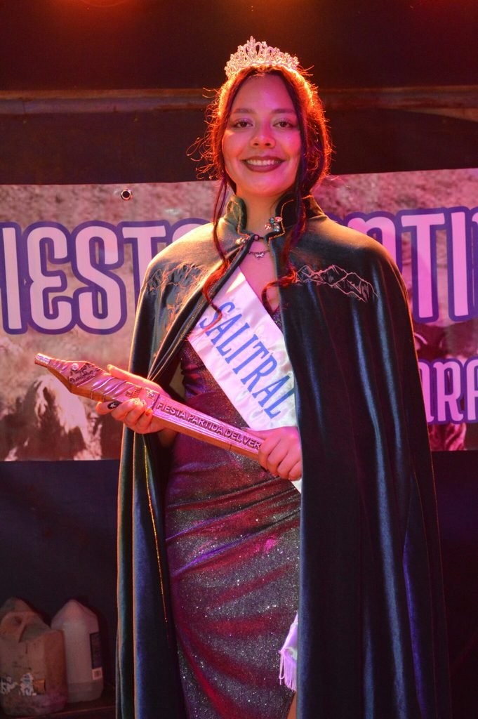 Camila Abigail Torres fue proclamada reina de Salitral Norte 3 DSC 0047 1 1362x2048 2