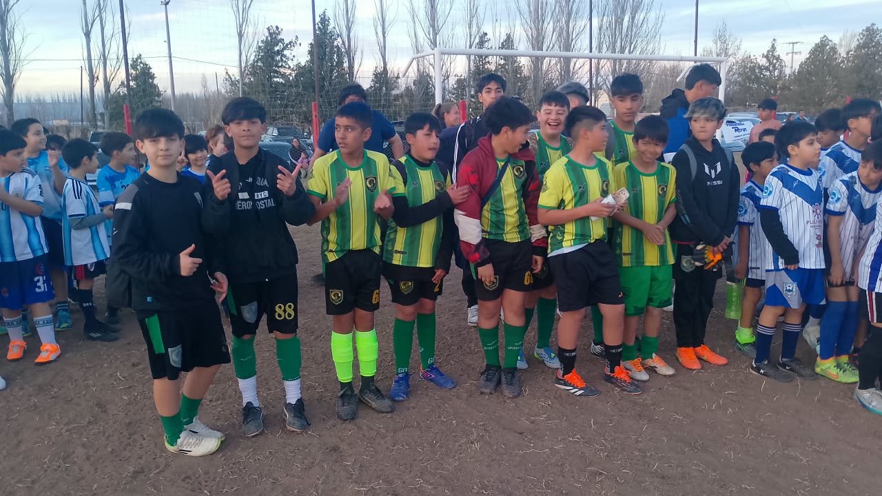 Volantes unidos presentó su Torneo de Fútbol Infantil Max Santos. 4 Imagen 2