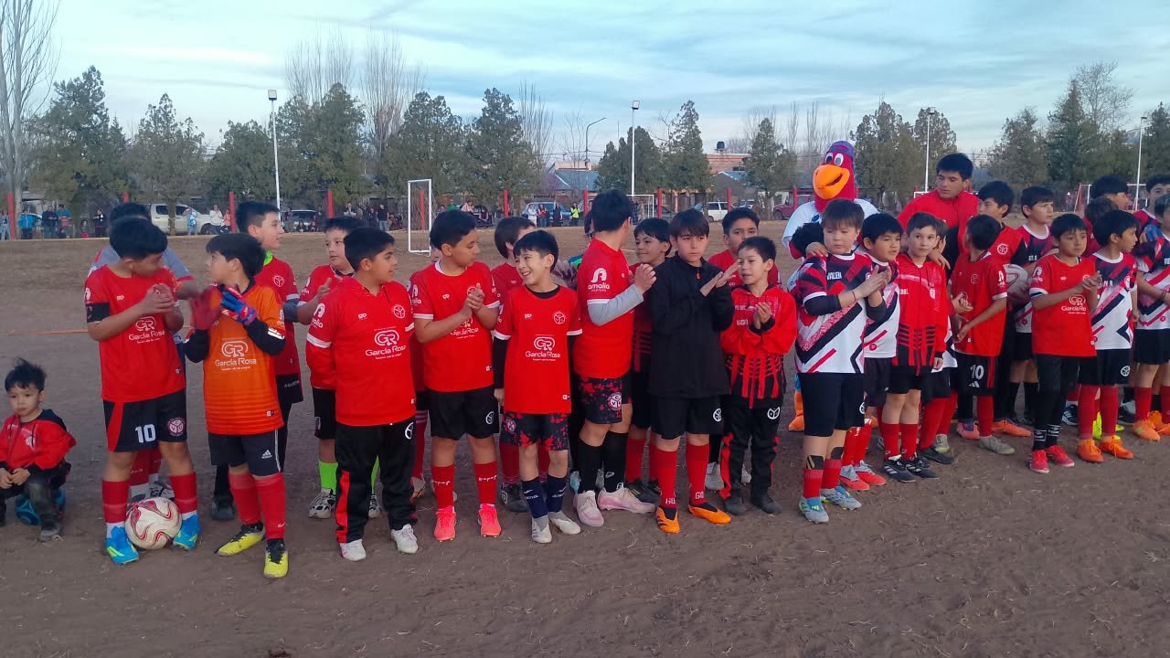 Volantes unidos presentó su Torneo de Fútbol Infantil Max Santos. 8 Imagen 6 2