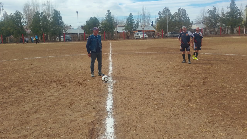 Veteranos en Volantes Unidos. Se inició el Torneo Héctor "Toto" Méndez. 1 image 20