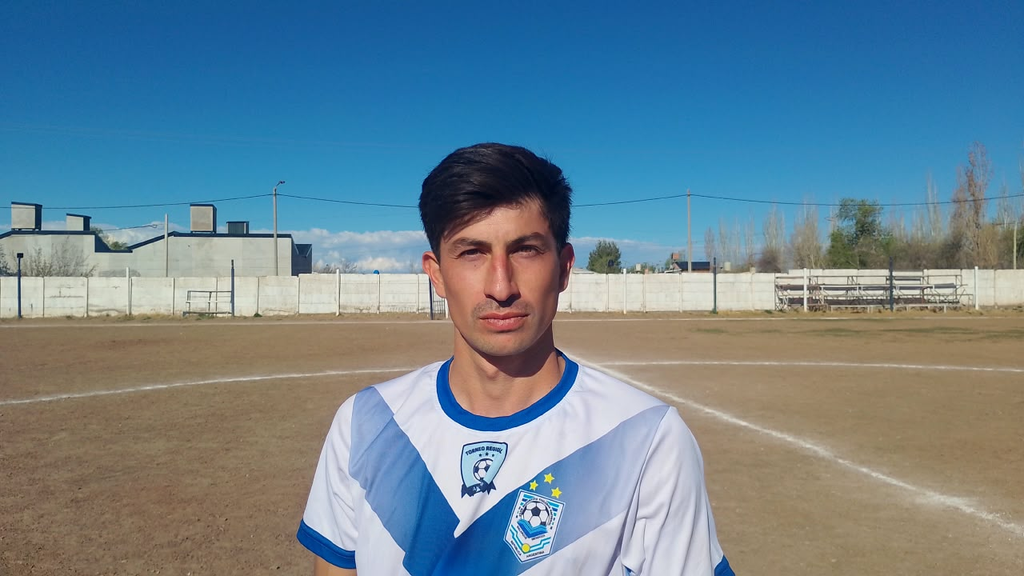 Vialidad busca pasar de ronda en el Regional. Ayer le ganó 2 a 0 a La Consulta. 1 image 22