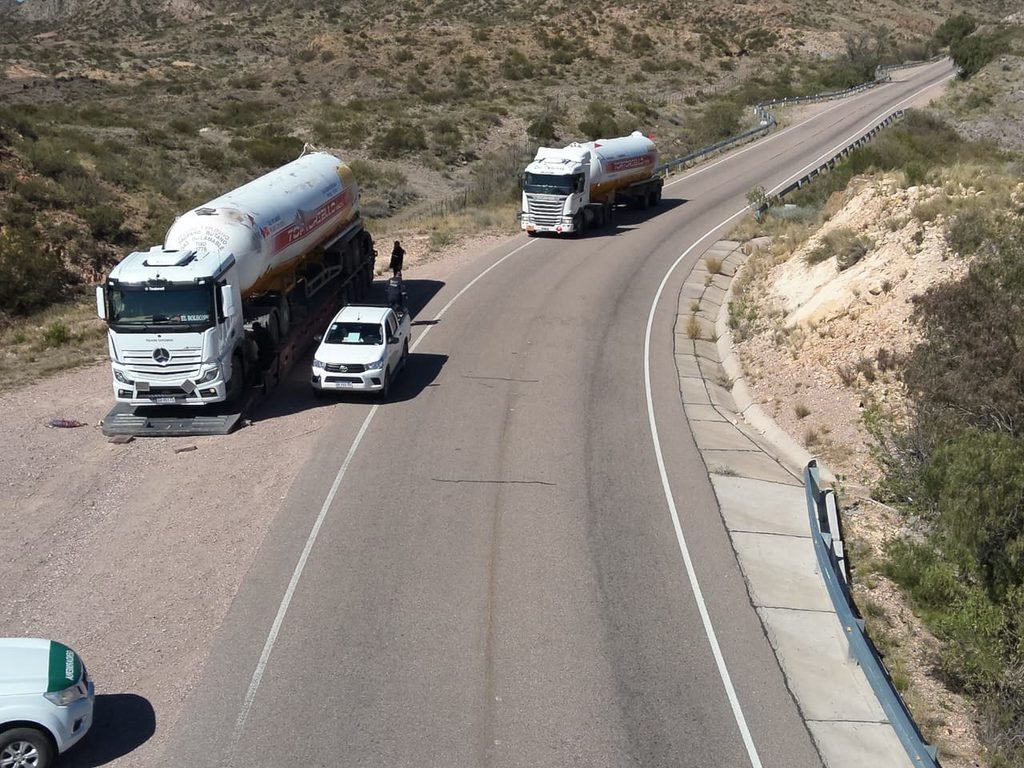 Ruta 144: retiraron la cisterna y quedó habilitado el tránsito en la Cuesta de los Terneros 2 WhatsApp Image 2026 10 03 at 12.22.50 PM 1 1